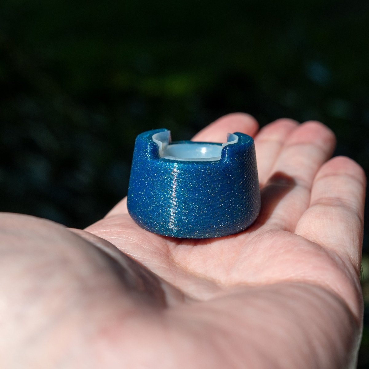 Bubble cap holder lite with silicone insert