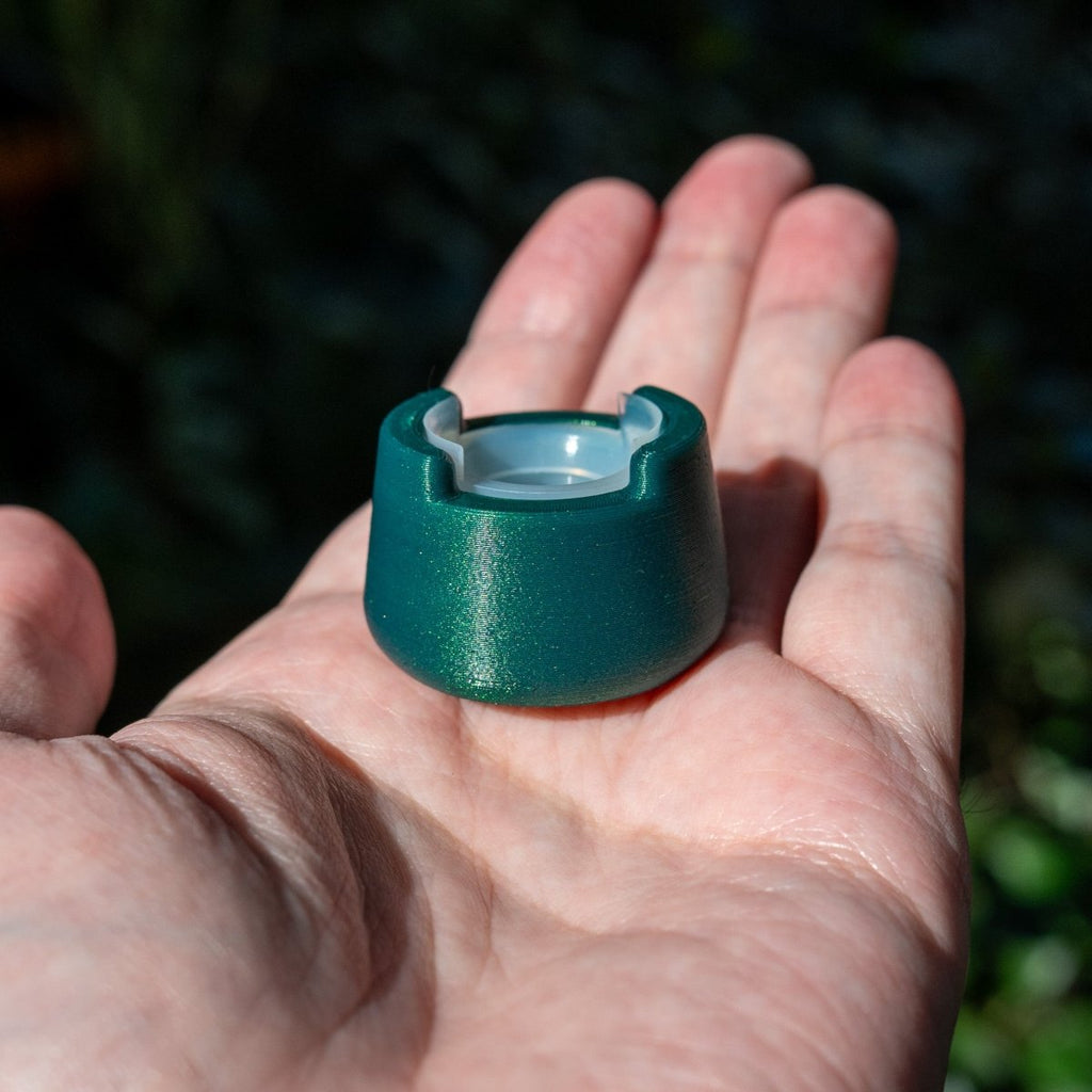 Bubble cap holder lite with silicone insert