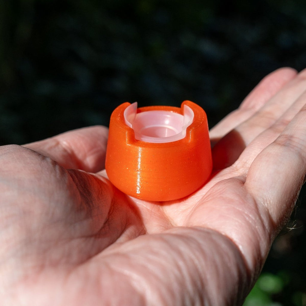 Bubble cap holder lite with silicone insert
