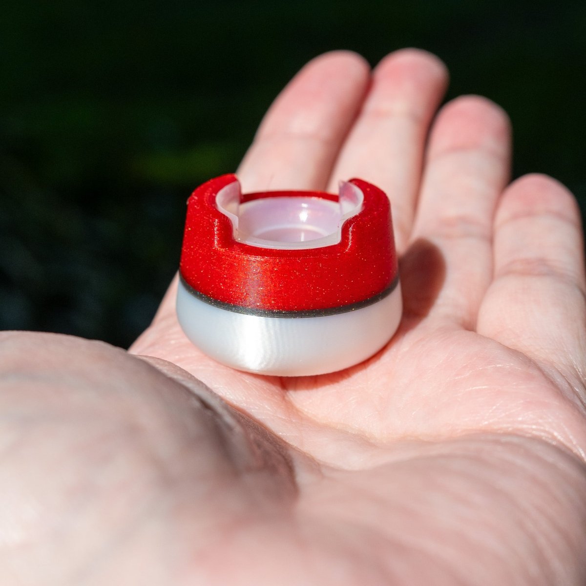 Bubble cap holder lite with silicone insert