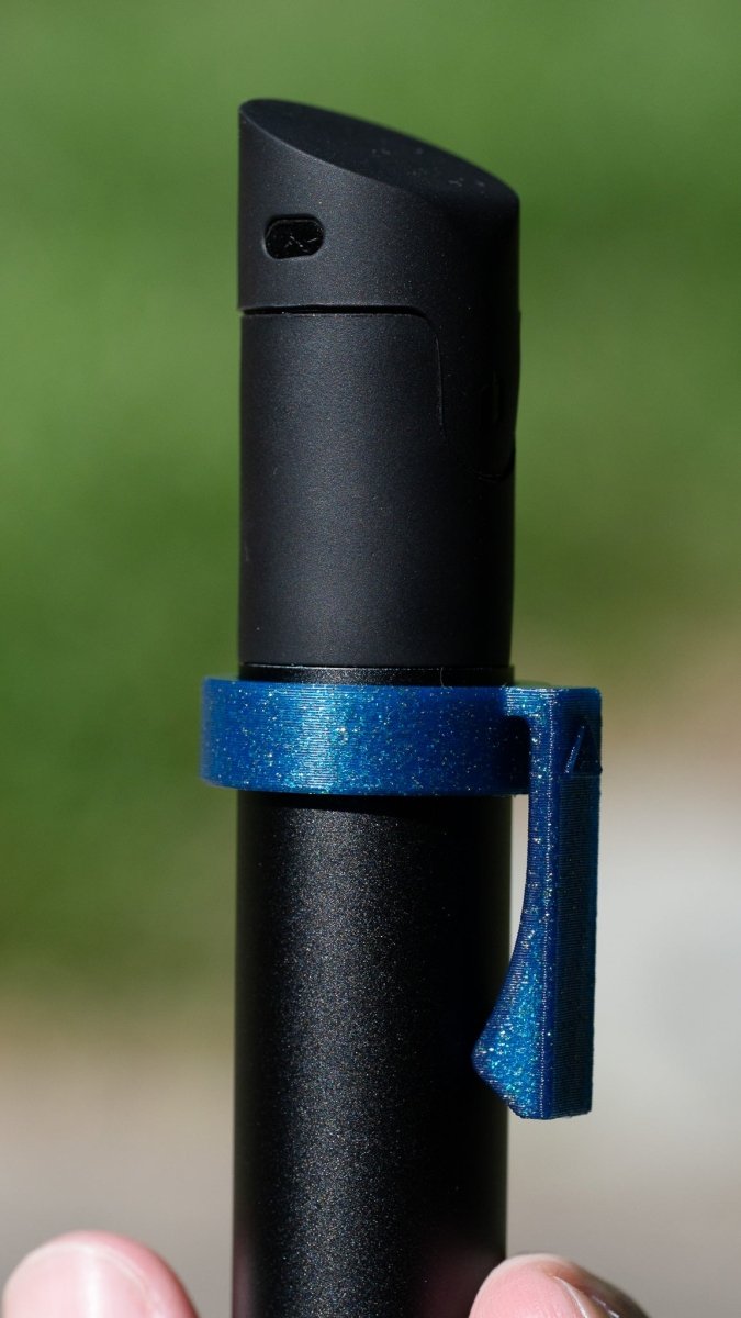 Lapis puffco pivot pocket clip side view.